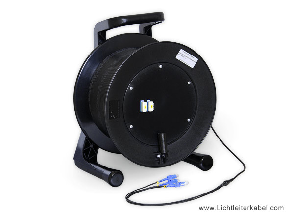 LWL Kabel auf Schill Kabeltrommel GT380 mit eingebauten SC Kupplungen im Trommelkern und abgetrommelter Kabelpeitsche